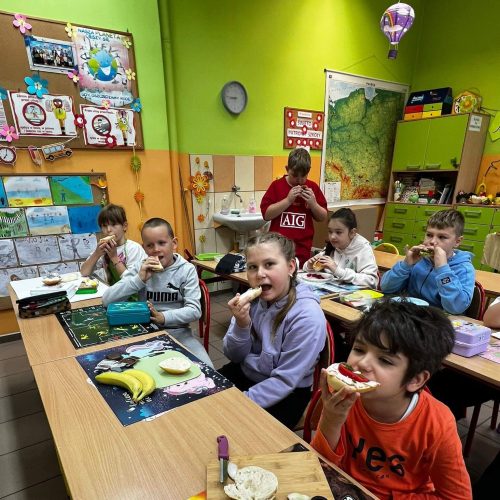 561157320_1335695271684799_88300076285860468_n