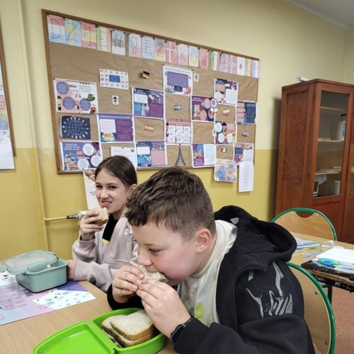 561477244_1335711965016463_5665549883316170691_n