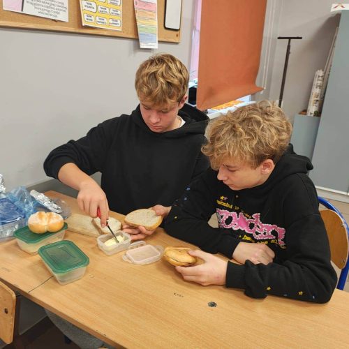 565694311_1335879021666424_7680336911641447423_n