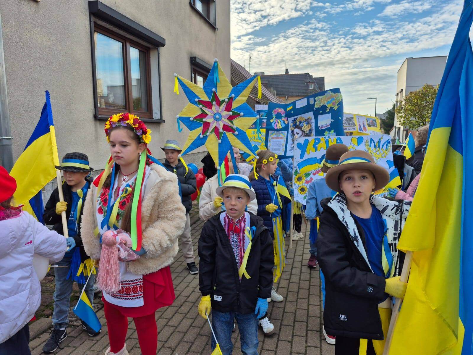 PARADA ULICAMI MIASTA – CZĘŚĆ 1