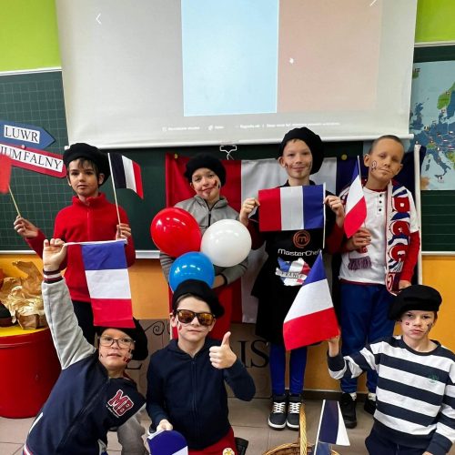 570296576_1339855321268794_2196021891922640302_n