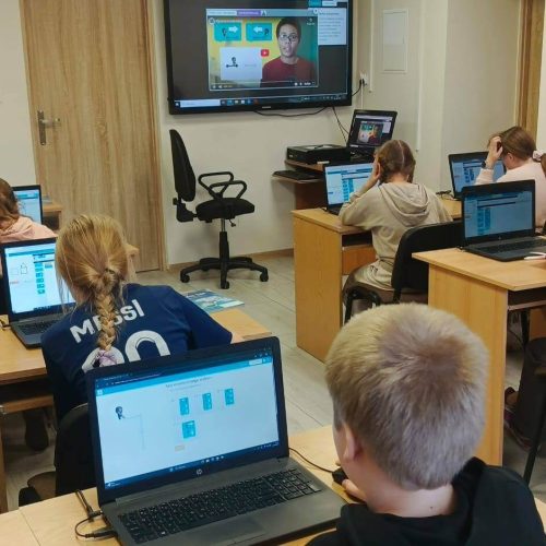 571214526_1345473410706985_5571232599069618369_n