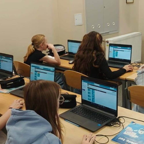 572771608_1345473340706992_1920019363279682958_n