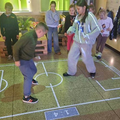 587106217_1365862878668038_5483302458040135660_n