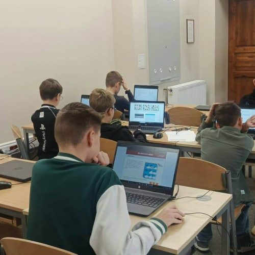 588563770_1367670701820589_726594201028100097_n