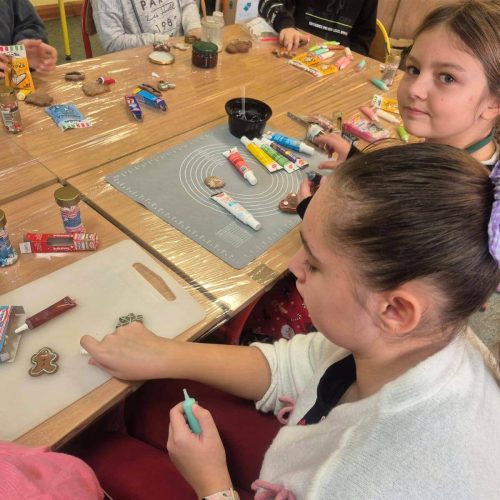 593884205_1374364697817856_1698716796443688959_n