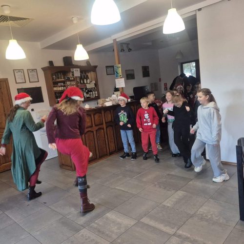 598118562_1380206417233684_15240434250170767_n