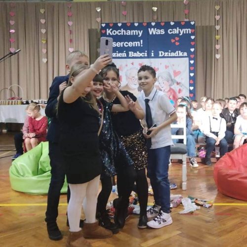 619401046_1411786930742299_1986957199794459543_n