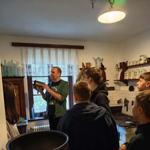 971bb4c0-a7b4-47b0-b4df-9cb2671d9c62