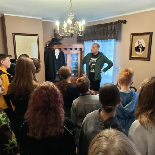 9b925058-d00b-4d73-ba1b-4ea4c6b710fd