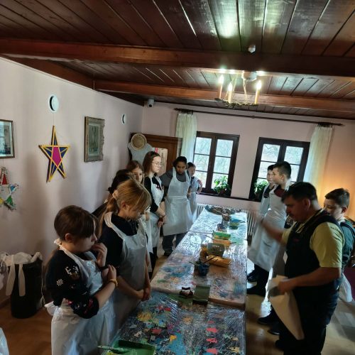 b83b3600-6ae7-438b-bf1a-0a04a989fb41