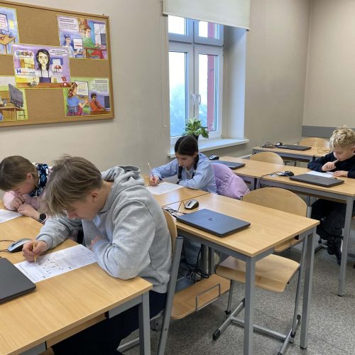 2dbdd1a4-327d-4df4-bc9e-342e70d358f0